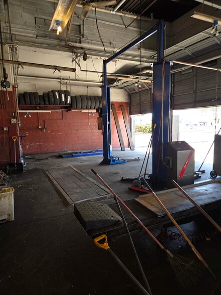 More Photos Of 1281 Deer Park Ave, North Babylon Auto Repair For Lease