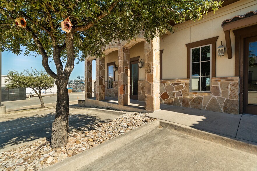 More Photos Of E 181 E BB Fielder Rd Suite 300, Weatherford Medical For Lease