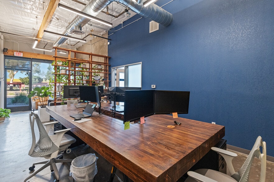 More Photos Of 2410 W Royal Palm Rd, Phoenix Light Manufacturing For Sale