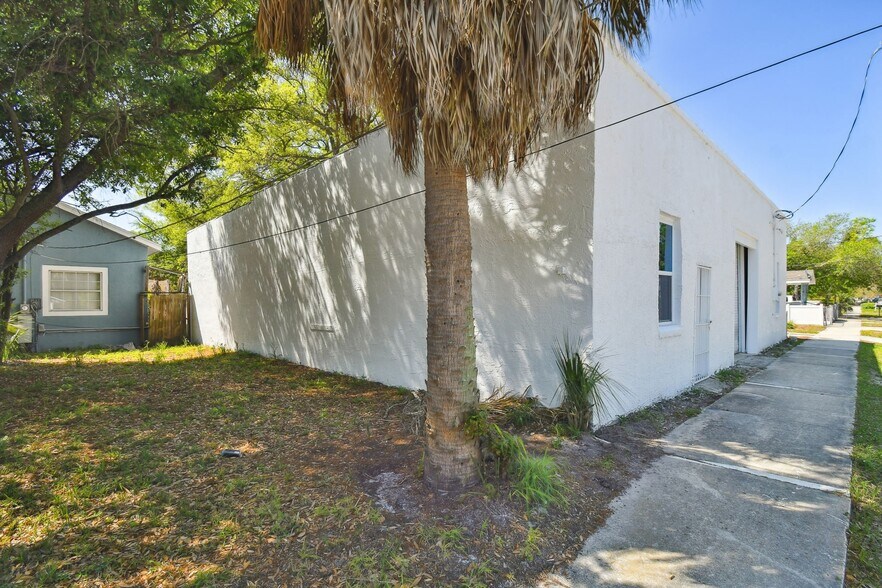 More Photos Of 1704 W Cherry St, Tampa Light Manufacturing For Sale