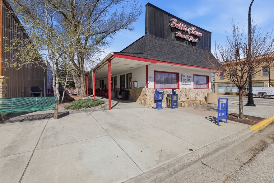 More Photos Of 201 S 4th St, Glenrock Storefront For Sale