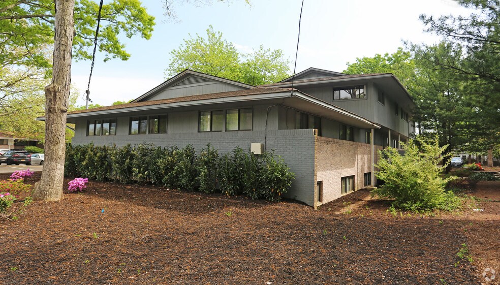 More Photos Of 354 Veterans Memorial Hwy, Commack Office For Lease