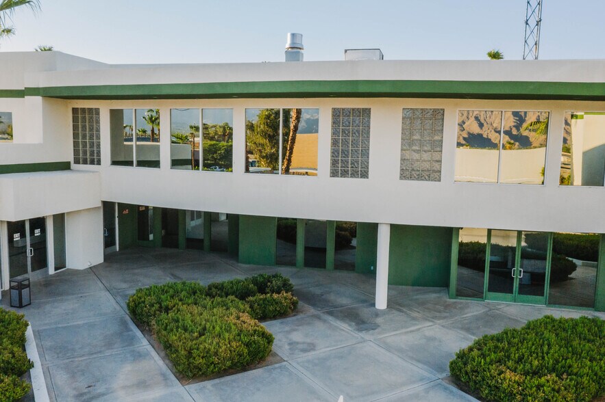 More Photos Of 42650 Melanie Pl, Palm Desert Loft Creative Space For Lease