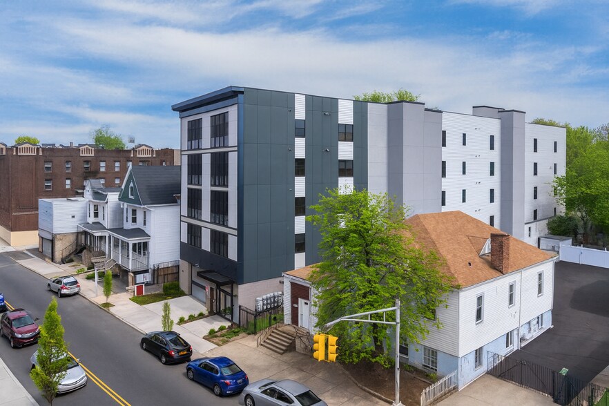 More Photos Of 144 Bergen Ave, Jersey City Apartments For Sale