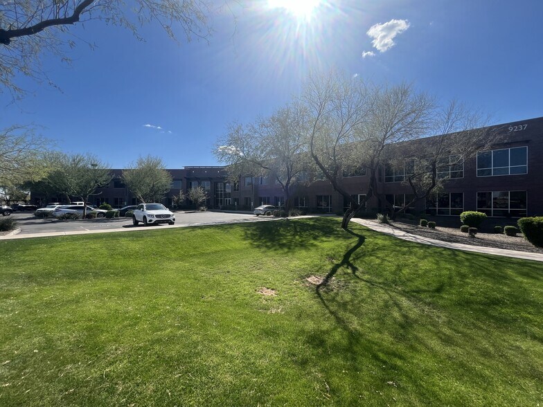 More Photos Of 9237 E Via De Ventura, Scottsdale Office For Sale