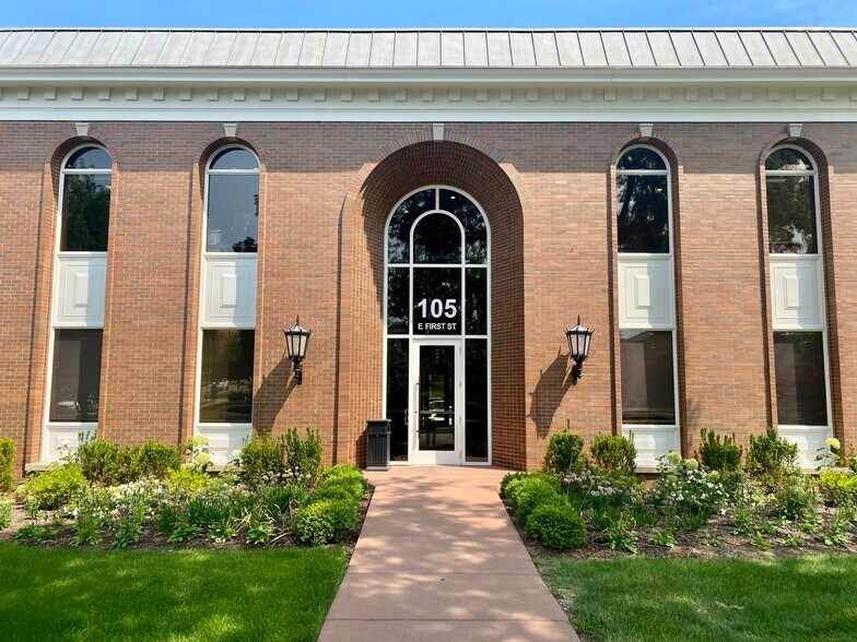 More Photos Of 105 E 1st St, Hinsdale Medical For Lease