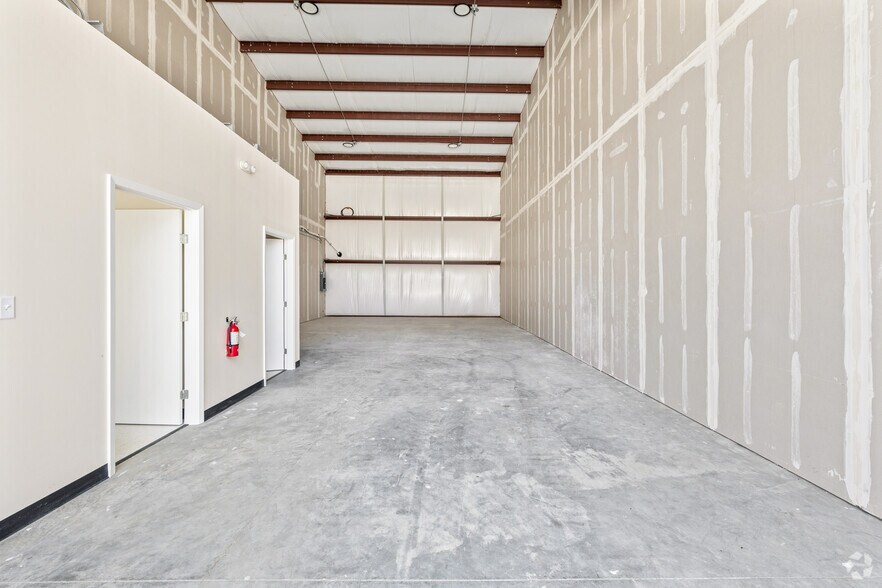 More Photos Of 12338 Spring Cypress Rd, Tomball Unknown For Lease