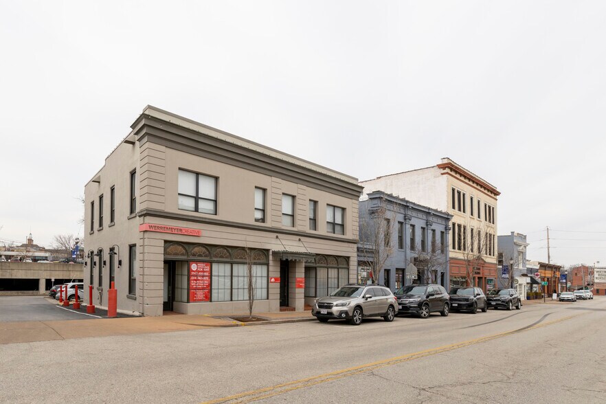 More Photos Of 15 N Gore Ave, Webster Groves Office For Lease
