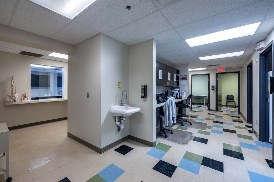 More Photos Of 2602 Trotwood Ave, Columbia Office For Sale