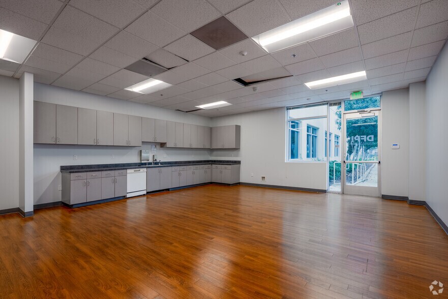 More Photos Of 2101 Arena Blvd, Sacramento Office For Sale