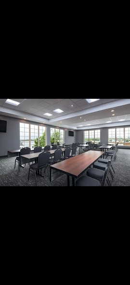 More Photos Of 215 Alford Dr, Weatherford Hotel For Sale
