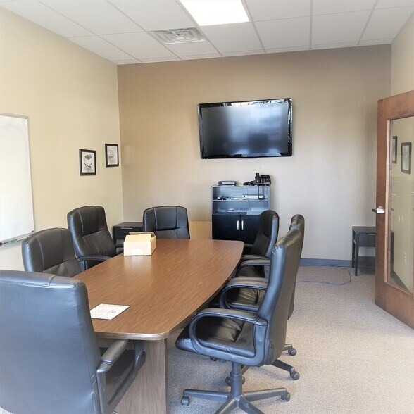 More Photos Of 1217-1249 Arrowhead Ct, Crown Point Warehouse For Lease