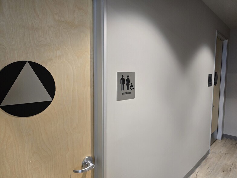 More Photos Of 23840-23842 Rider St, Perris Distribution For Lease