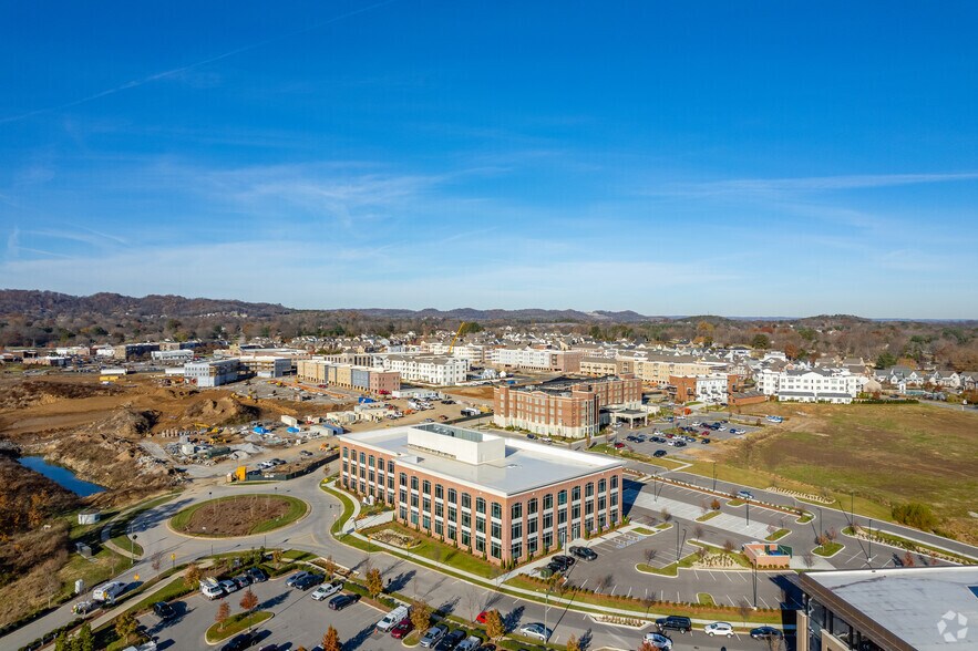 More Photos Of 4068 Rural Plains Cir, Franklin Unknown For Lease