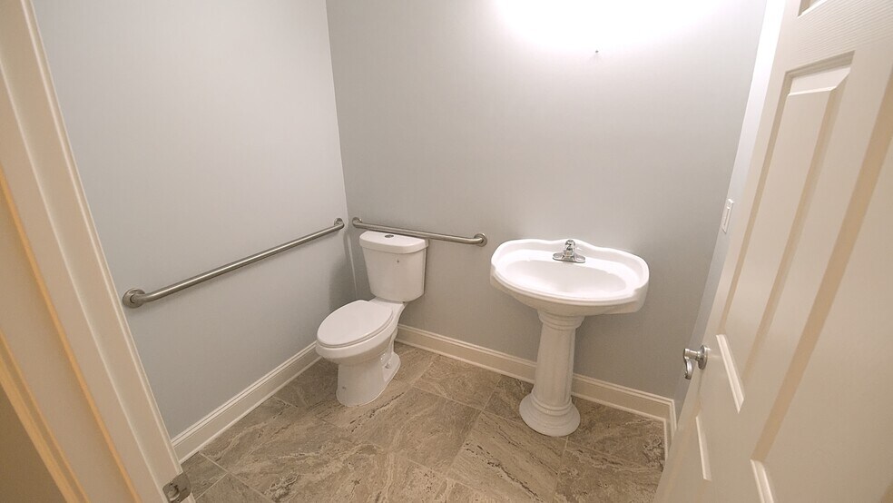More Photos Of 239-243 River Park North Dr, Woodstock Medical For Sale