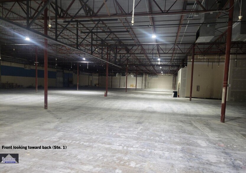 More Photos Of 1717 W 7th St, Joplin Storefront For Lease