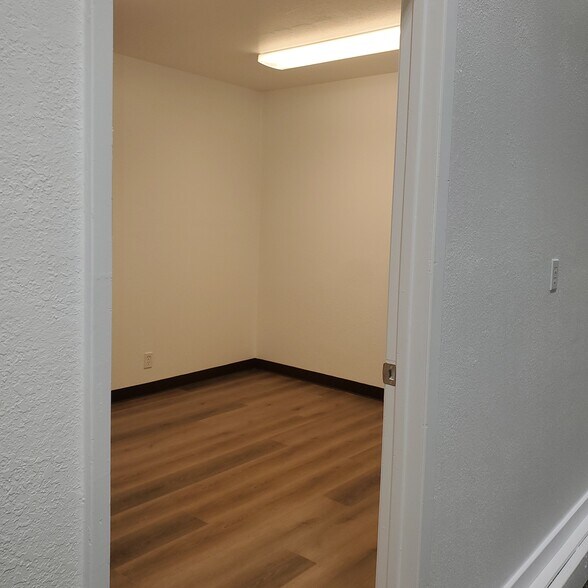 More Photos Of 3802 Mallard Dr, Benicia Warehouse For Lease