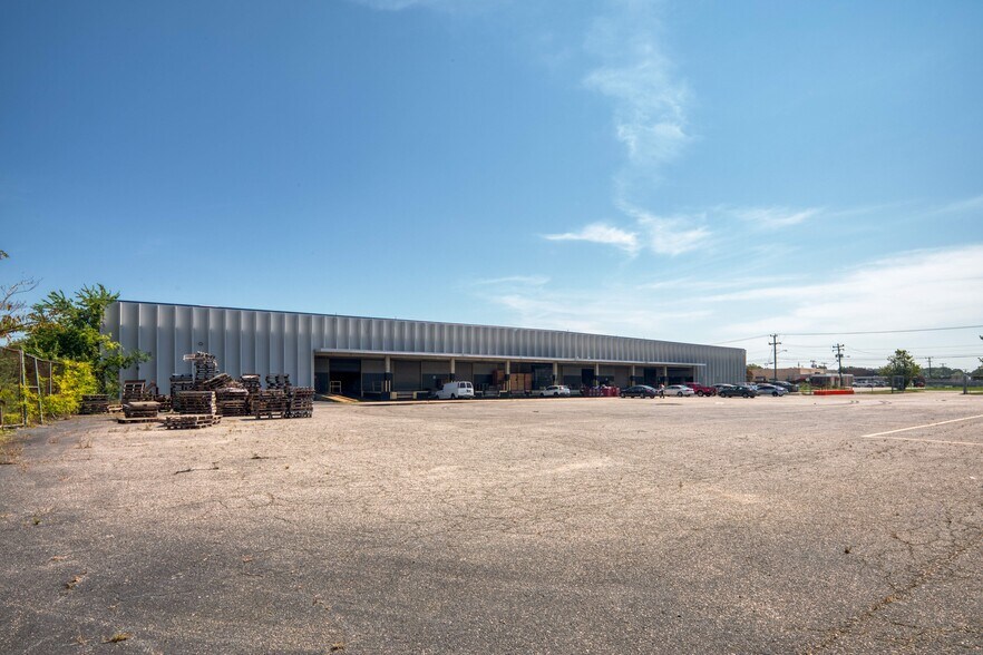 More Photos Of 3700 Village Ave, Norfolk Distribution For Lease