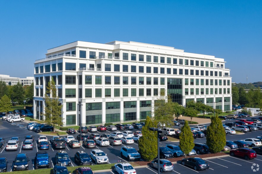 More Photos Of 3600 Arco Corporate Dr, Charlotte Office Residential For Lease