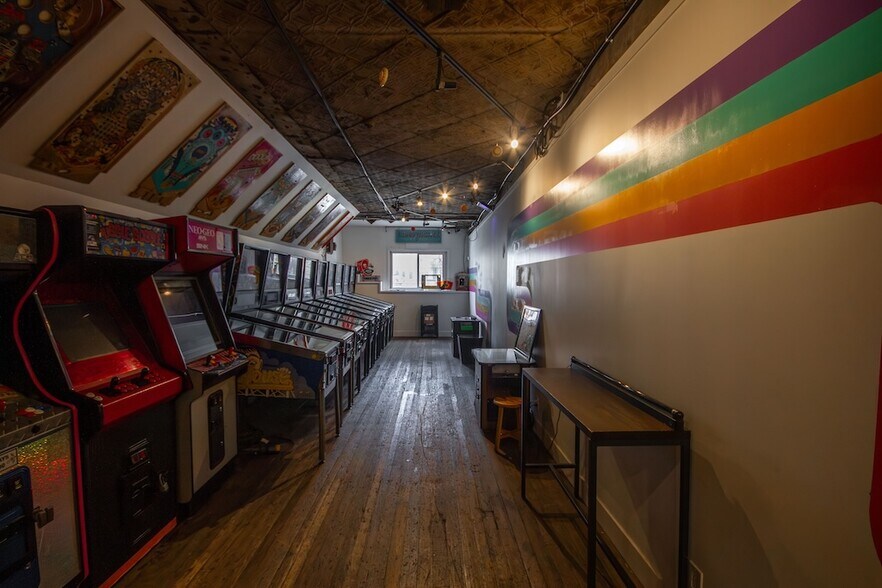 More Photos Of 1024 Main St, Vancouver Flex For Sale