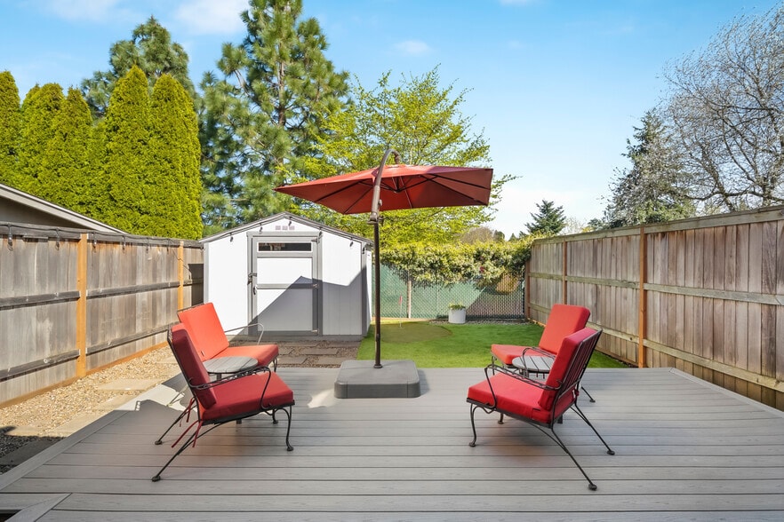 More Photos Of 206 NE 80th Ave, Portland Office For Sale