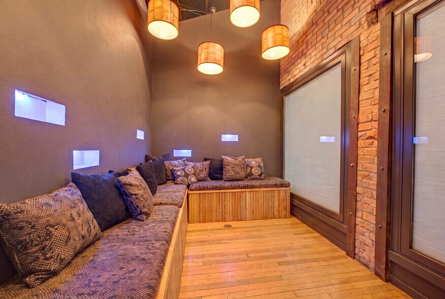 More Photos Of 1013 E 15th St, Plano Storefront For Sale