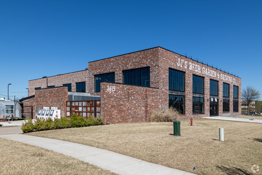 More Photos Of 3615 N Steele Blvd, Fayetteville Bar For Sale