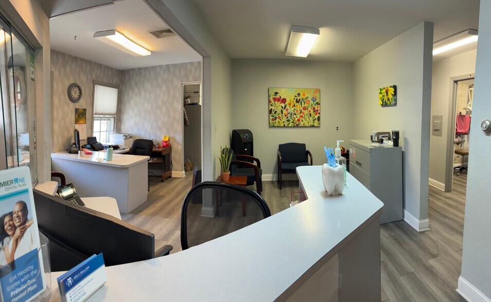 More Photos Of 500 Dorian Rd, Westfield Medical For Lease