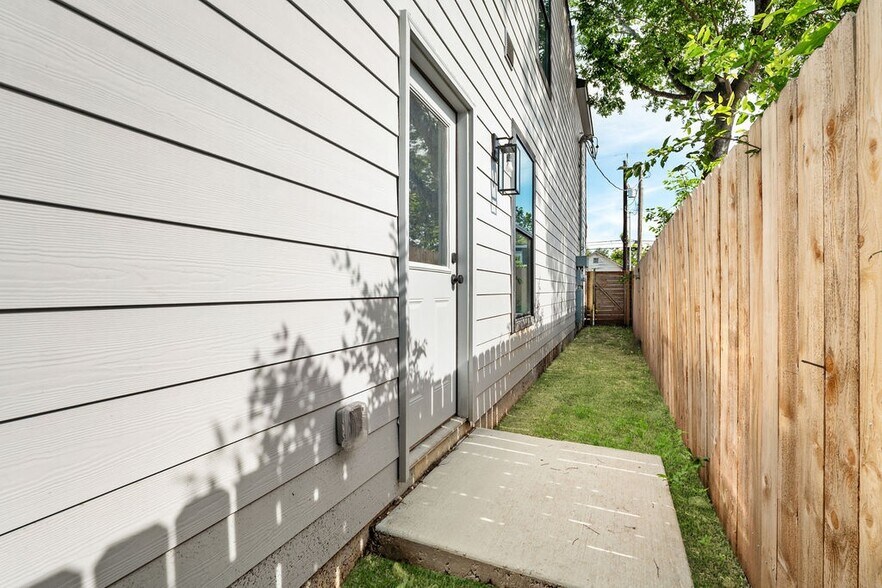 More Photos Of 125 Dashiell St, San Antonio Multifamily For Sale