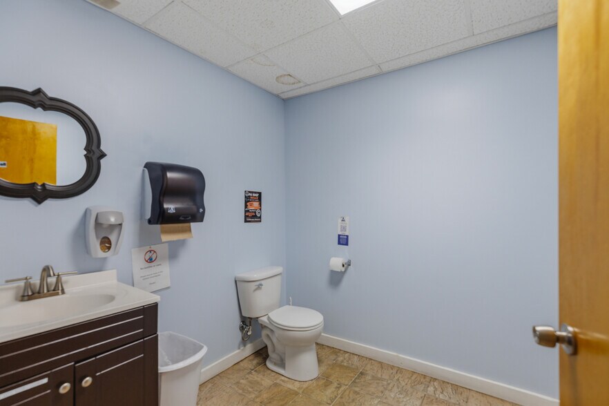 More Photos Of 36 Carpenter Street St, Keene Office For Sale