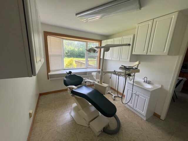 More Photos Of 4931 Southwestern Blvd, Hamburg Office For Sale