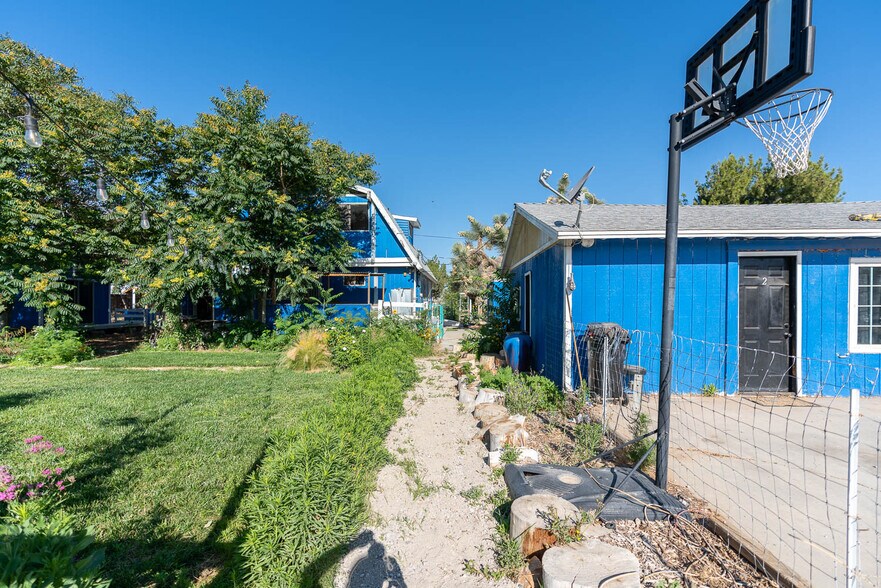 More Photos Of 43254 52nd St W, Lancaster Apartments For Sale