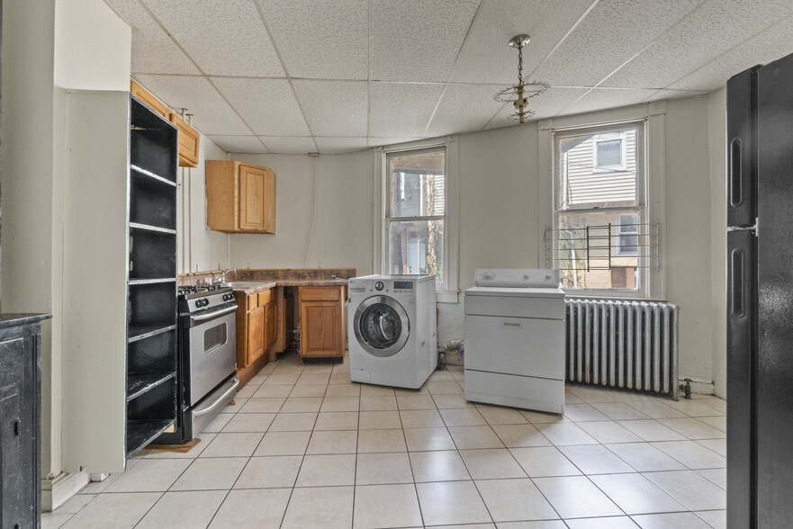 More Photos Of 200 W Lorraine Ave, Baltimore Storefront Retail Residential For Sale