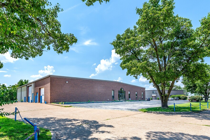 More Photos Of 617 Cepi Dr, Chesterfield Warehouse For Lease