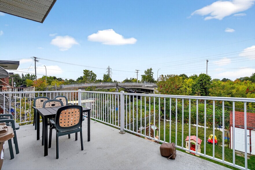 More Photos Of 31 Rue Northview, Montréal-Ouest Multifamily For Sale