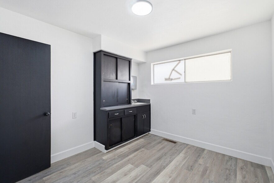 More Photos Of 1012 Hale Ave, Corcoran Office Residential For Sale