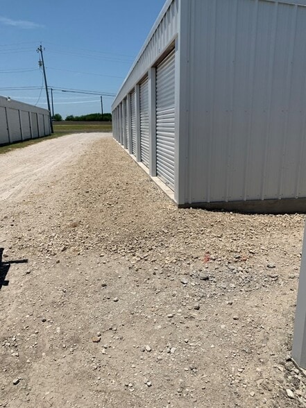 More Photos Of 1309 N Stemmons St, Sanger Self Storage For Sale