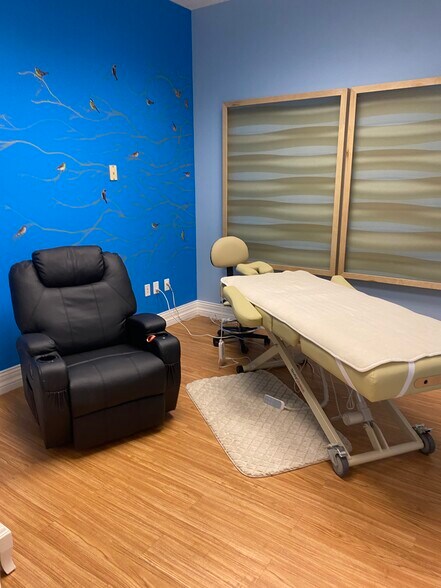 More Photos Of 3501 N Ocean Dr, Hollywood Coworking Space