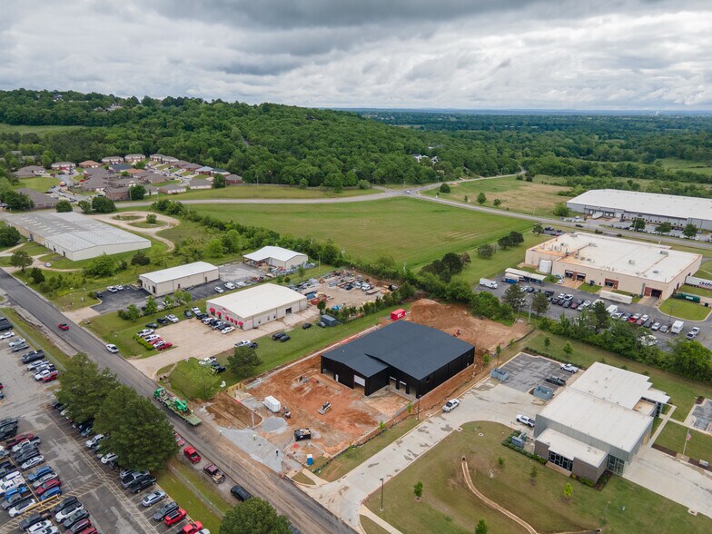 More Photos Of 595 Kawneer dr, Springdale Warehouse For Sale