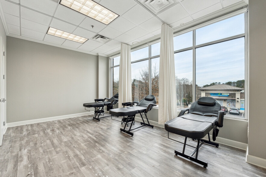 More Photos Of 1300 Peachtree Industrial Blvd, Suwanee Storefront Retail Office For Sale