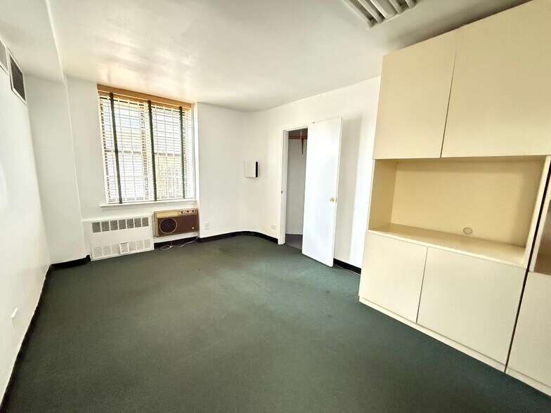 More Photos Of 10025 Queens Blvd, Forest Hills Apartments For Sale