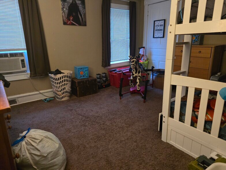 More Photos Of 804 Railroad St, Monongahela Specialty For Sale