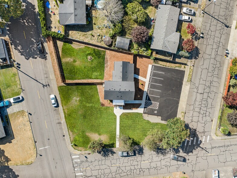 More Photos Of 525 SW 4th Ave, Canby Apartments For Sale