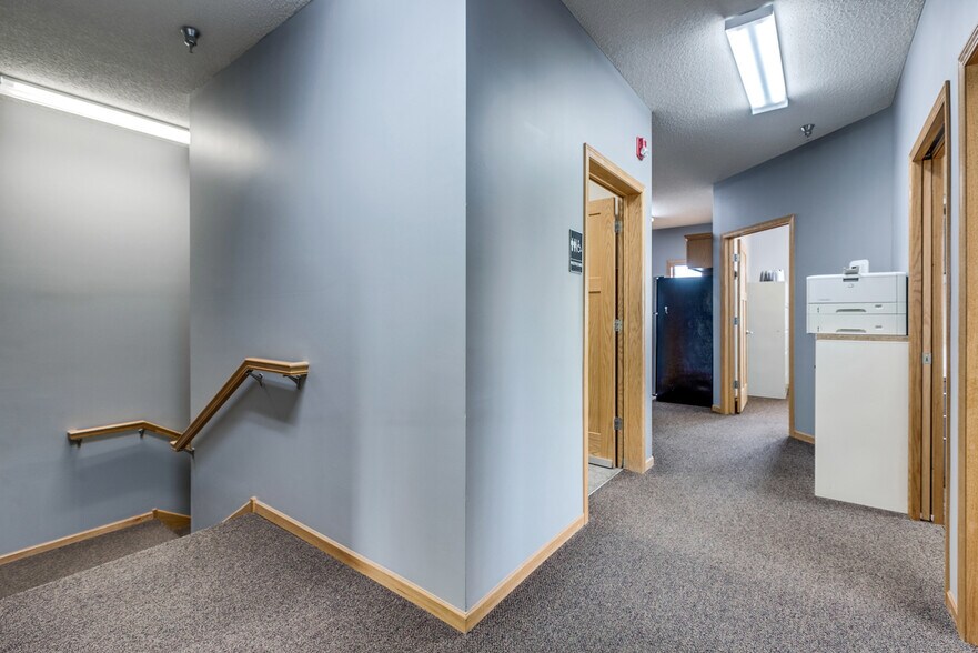 More Photos Of 2127 County Road D E, Maplewood Office For Sale