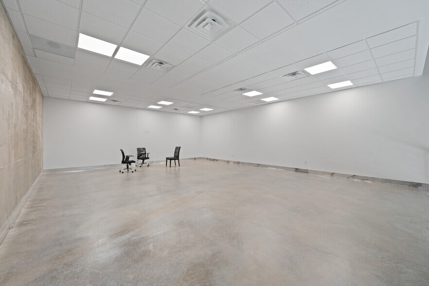 More Photos Of 2020 Commerce, Rosenberg Warehouse For Sale