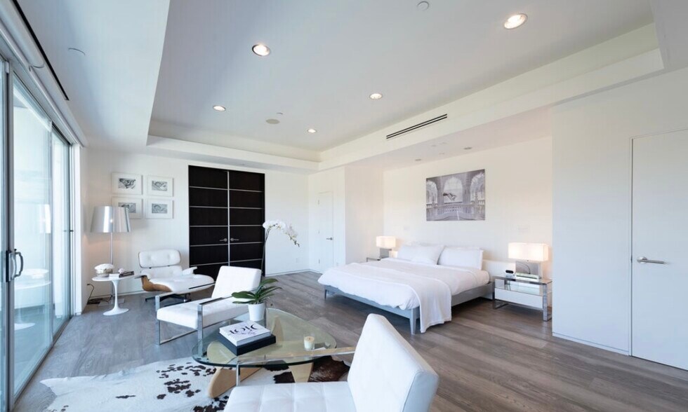 More Photos Of 12148 Travis St, Los Angeles Healthcare For Lease