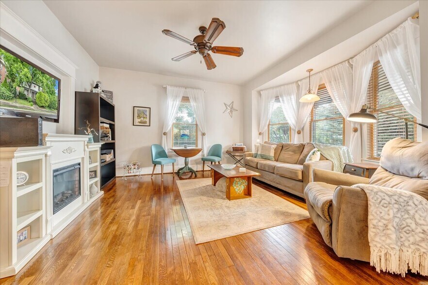 More Photos Of 1526 Franklin Rd SW, Roanoke Hospitality For Sale