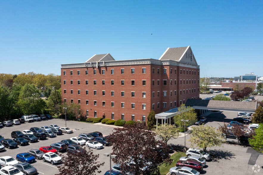 More Photos Of 377 Oak St, Garden City Office For Sale