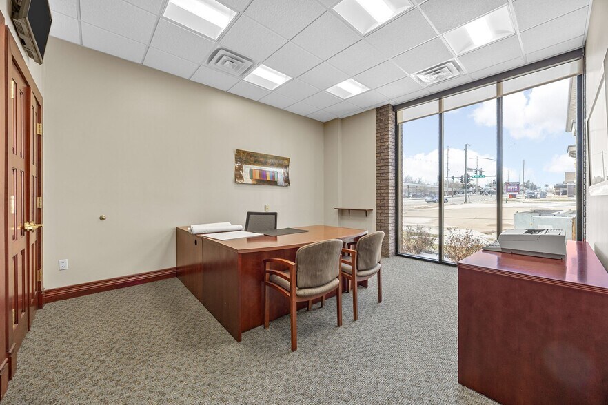 More Photos Of 3414 Mount Vernon Rd SE, Cedar Rapids Office For Sale