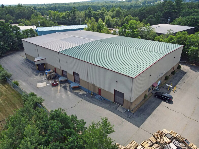 More Photos Of 3 Sutton Cir, Hooksett Warehouse For Lease